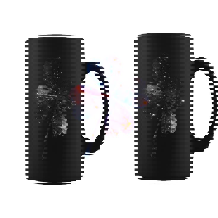 四つ葉のクローバーのシルエット 宇宙 美的 ギャラクシー コーヒーマグ