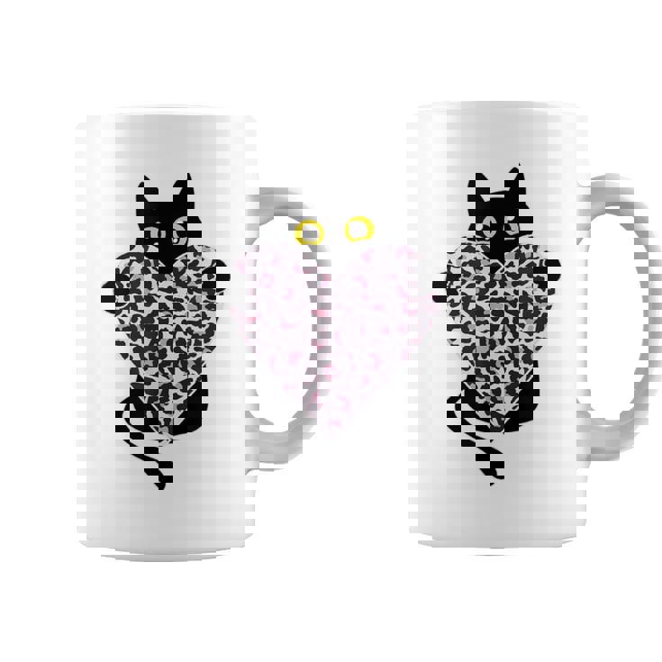 ピンクのヒョウ柄ハートを持つ黒猫 コーヒーマグ