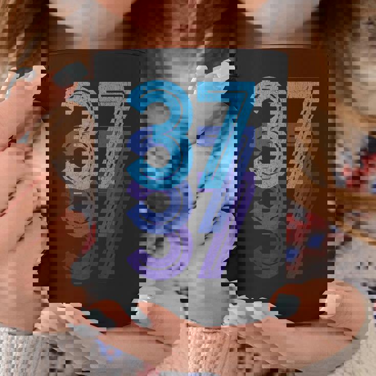 37ラッキーナンバー37歳誕生日スポーツチーム コーヒーマグ 面白い贈り物