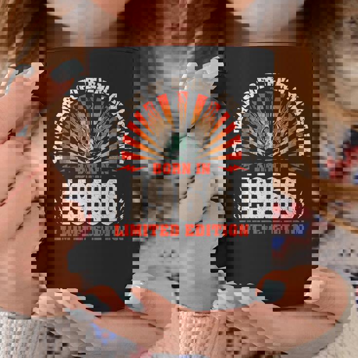 60歳の誕生日 60歳のギタリスト ギター愛好家 1966年生まれ コーヒーマグ 面白い贈り物