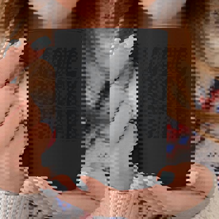 Bold Monochrome Typography コーヒーマグ 面白い贈り物