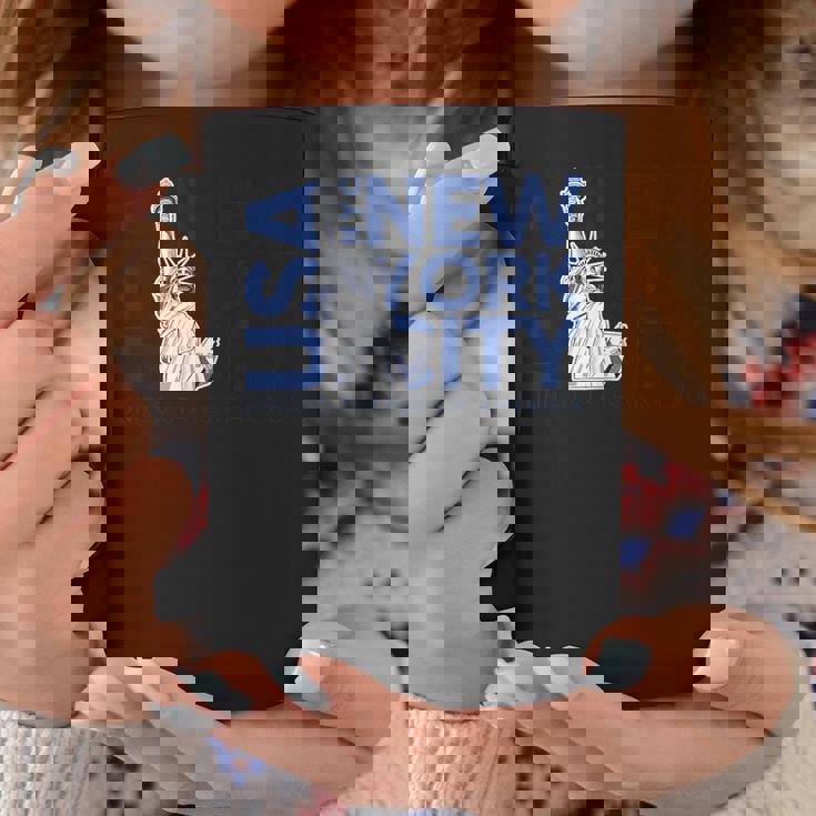 Cool Nyc New York Citytatue Of Liberty With Usa Flag コーヒーマグ 面白い贈り物