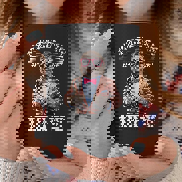 ナマケモノのスーツでおねしょの日々は恥ずかしいけど恥ずかしい。 コーヒーマグ 面白い贈り物