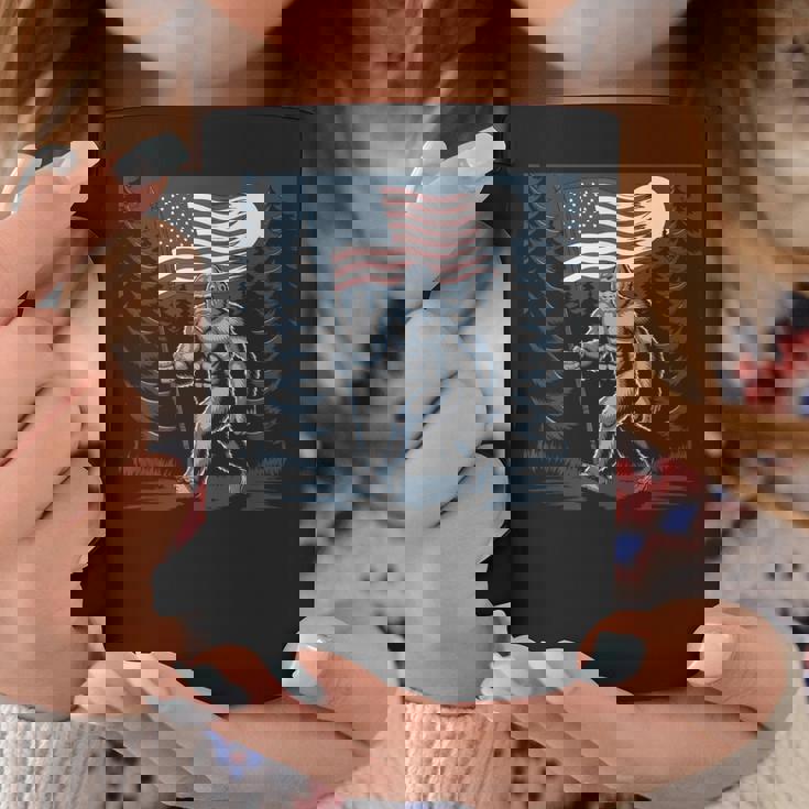 ビッグフット サスカッチ アメリカ国旗 愛国的 7月4日 アメリカ コーヒーマグ 面白い贈り物