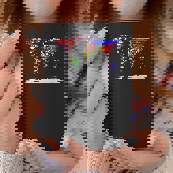 世界地図と世界の国の旗 コーヒーマグ 面白い贈り物