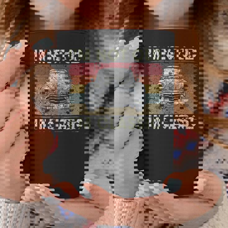 私は年をとっていない私はクラシックで面白い車好きの男性お父さんパパおじいちゃん コーヒーマグ 面白い贈り物