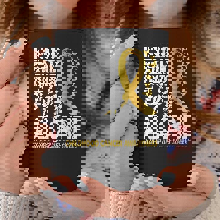 誰も一人で戦わない 小児がん啓発ゴールドリボン コーヒーマグ 面白い贈り物