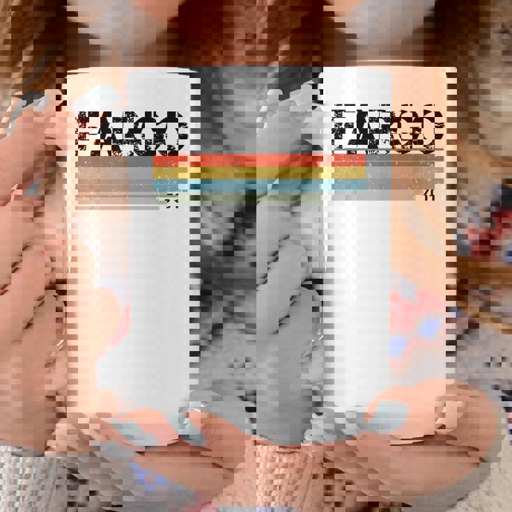 Fargo City レトロ ヴィンテージ ストライプ ギフトとお土産 コーヒーマグ 面白い贈り物