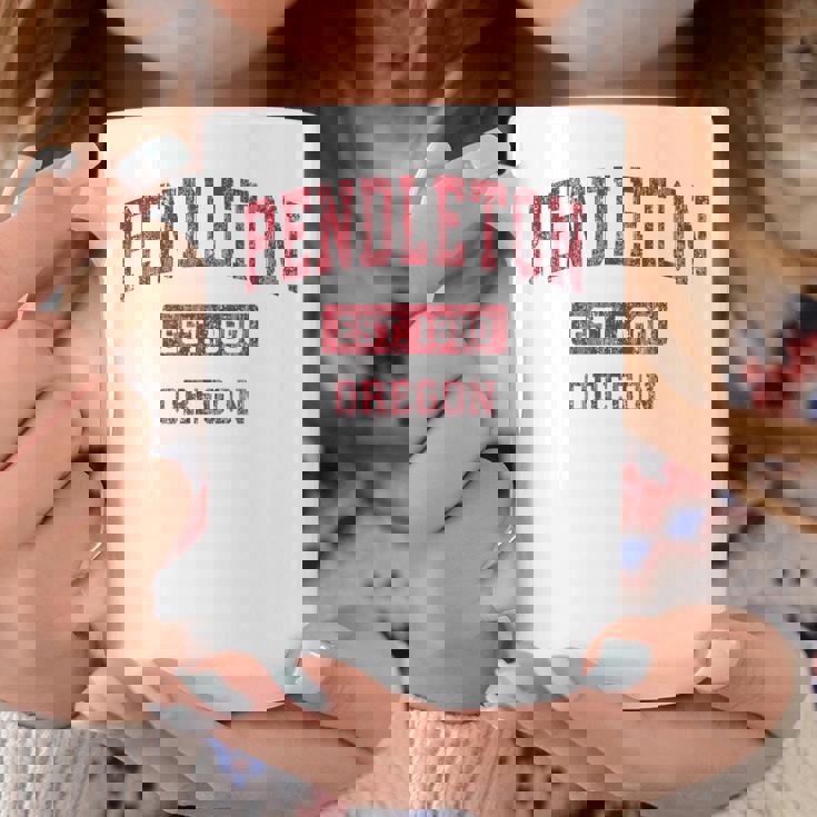 オレゴン州ペンドルトンビンテージスポーツデザインレッドデザイン コーヒーマグ 面白い贈り物