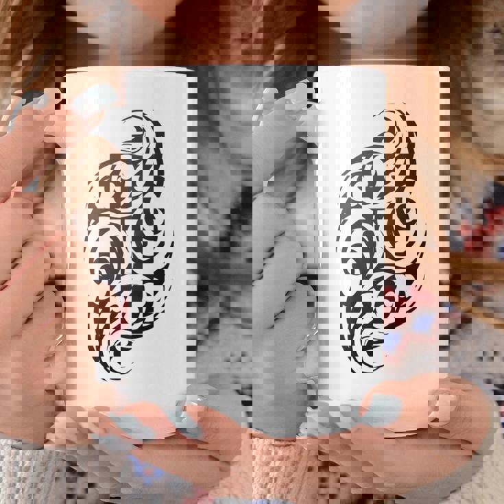 伝統的な本物のマオリ族タトゥーニュージーランド。 コーヒーマグ 面白い贈り物