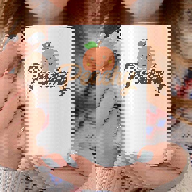 桃 かわいい 可愛い 服 桃 イラスト コーヒーマグ 面白い贈り物