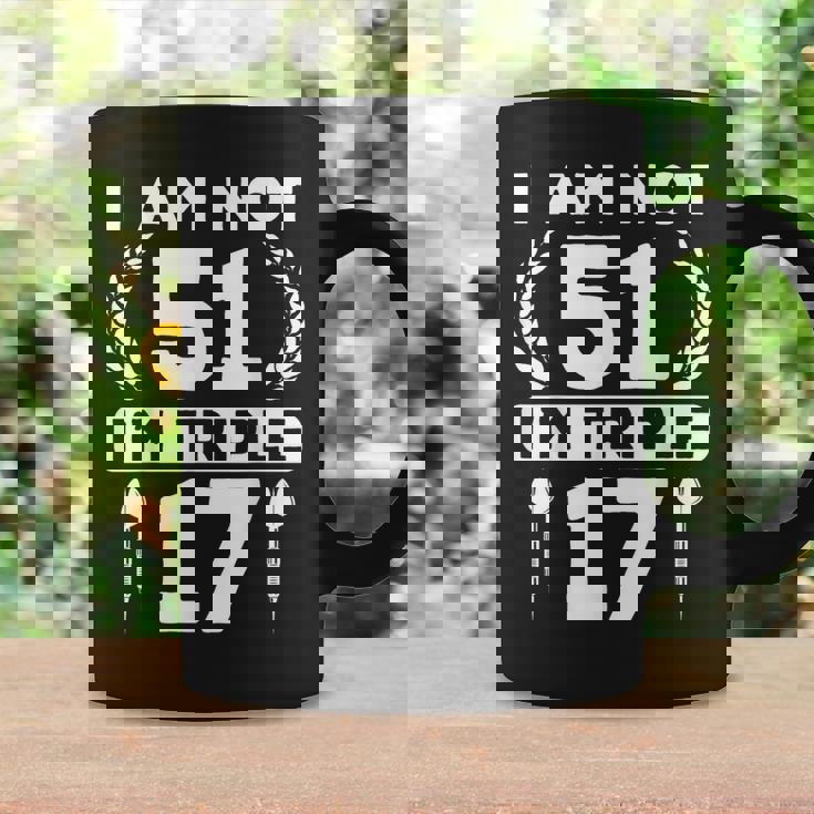 51歳の誕生日 ダーツプレイヤー おもしろダーツ コーヒーマグ ギフトのアイデア