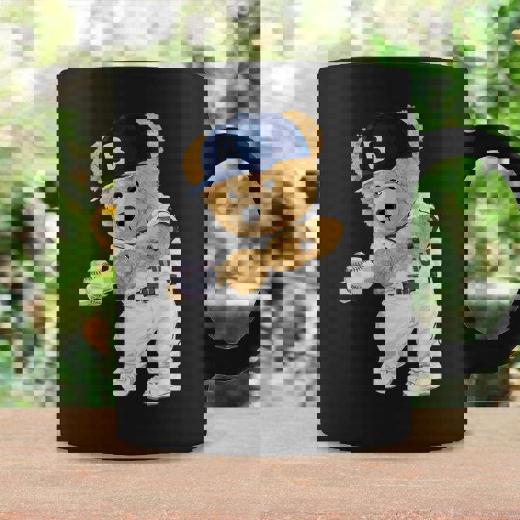 かわいいテディベア野球ヒッター。 コーヒーマグ ギフトのアイデア