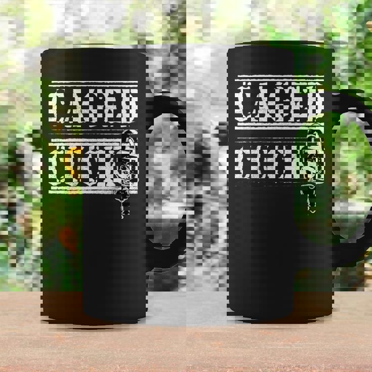 ケージドされた従順なコック、フェムドム カッコド 男性 貞操プレイ 長袖tシャツ コーヒーマグ ギフトのアイデア