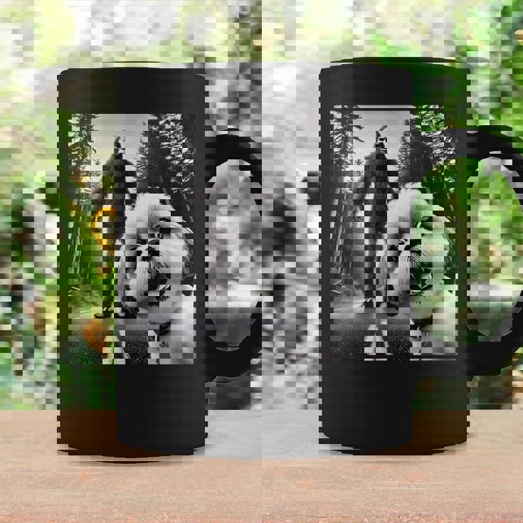 シーズーとビッグフットの森の冒険 コーヒーマグ ギフトのアイデア