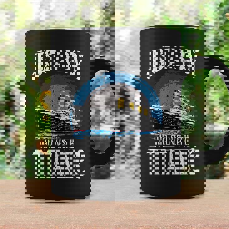 タイタニック号を愛する少年 ヴィンテージ船 タイタニック愛好家 コーヒーマグ ギフトのアイデア