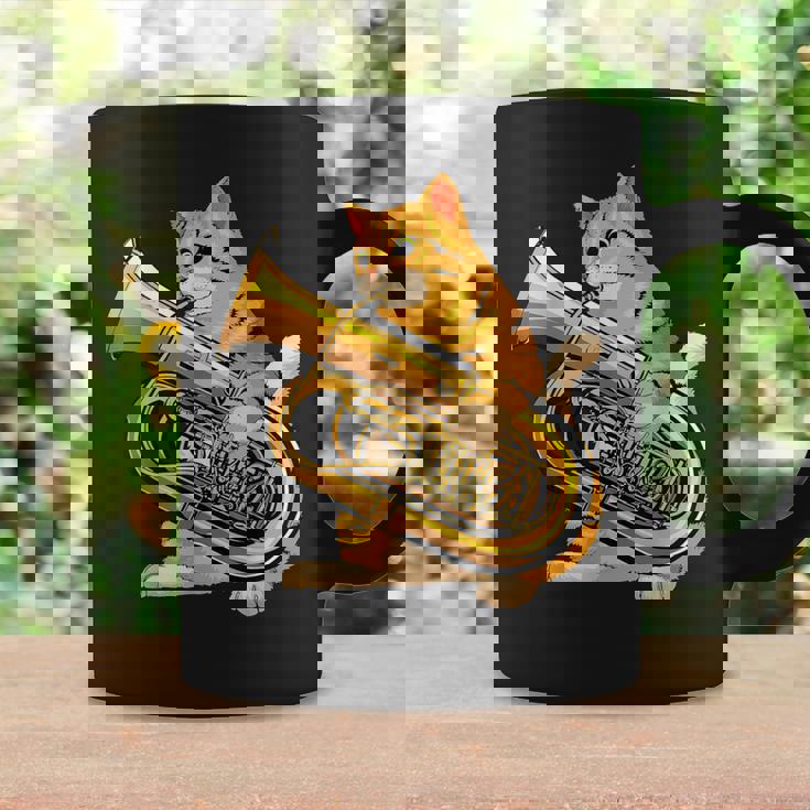 チューバを弾く面白い猫ギフト かわいい子猫ミュージシャンファン コーヒーマグ ギフトのアイデア