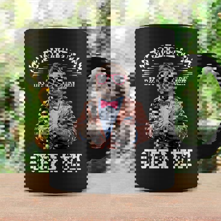 ナマケモノのスーツでおねしょの日々は恥ずかしいけど恥ずかしい。 コーヒーマグ ギフトのアイデア