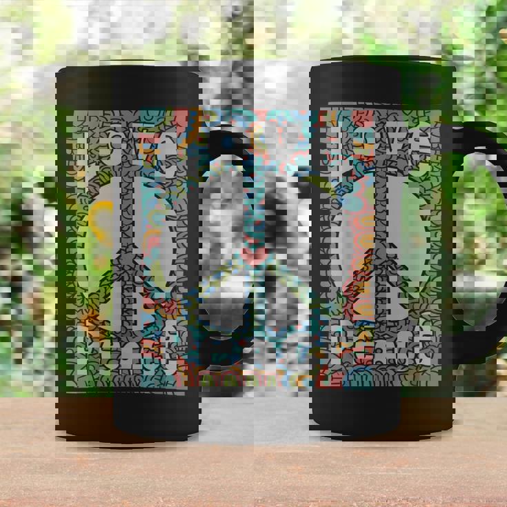 ピースサイン Love 60年代 70年代 タイダイ ヒッピー コスチュームシャツ コーヒーマグ ギフトのアイデア