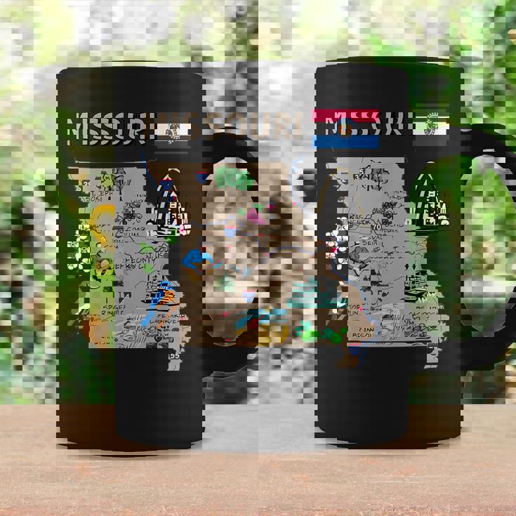 ミズーリ州のランドマーク、主要都市、道路、旗の地図 コーヒーマグ ギフトのアイデア