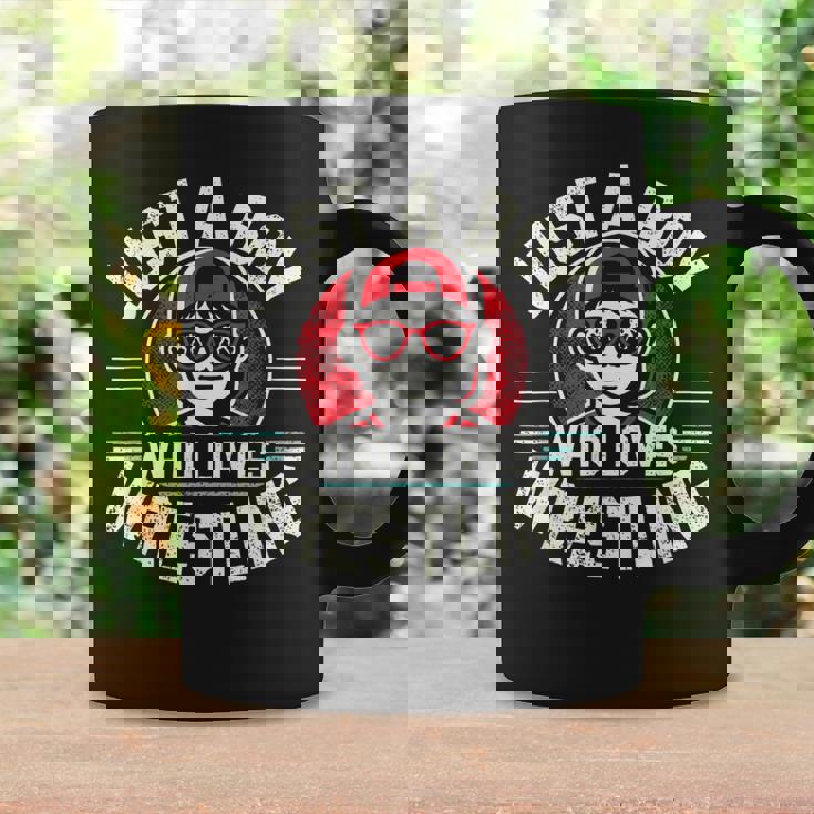 レスリングが大好きな少年 少年&キッズ レスラー コーヒーマグ ギフトのアイデア