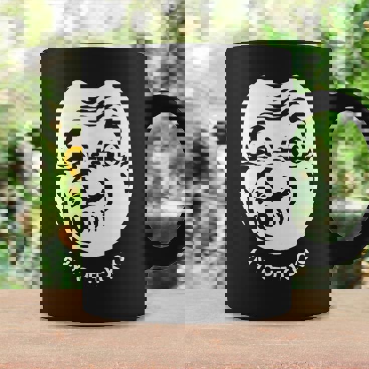 伝統的な日本のマスク、ひょっとこ様式デザイン。 コーヒーマグ ギフトのアイデア