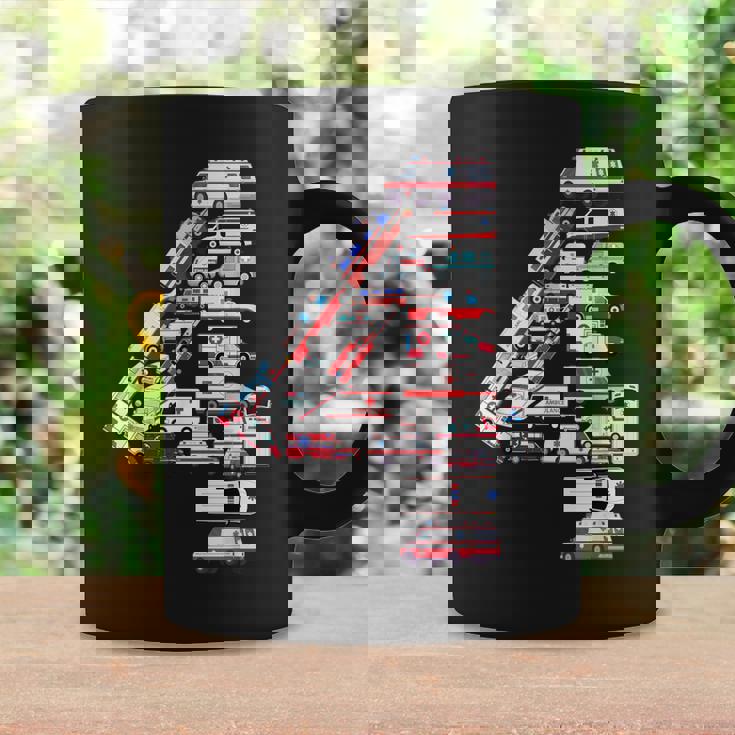 救急車 テーマ 4歳の誕生日 キッズ 男の子 4歳 コーヒーマグ ギフトのアイデア