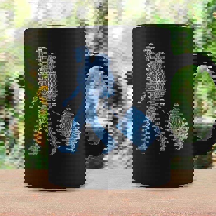 旅への冒険心を抱くシルエットデザイン 世界を巡る旅人たち コーヒーマグ ギフトのアイデア