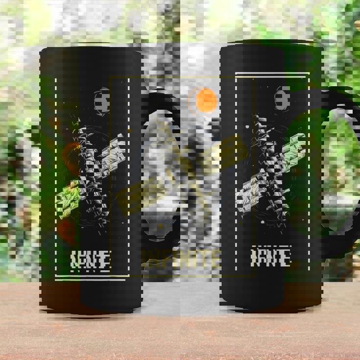 無限宇宙ステーション 衛星 宇宙 ヴィンテージ レトロ コスモス Infinitepacetationtar コーヒーマグ ギフトのアイデア