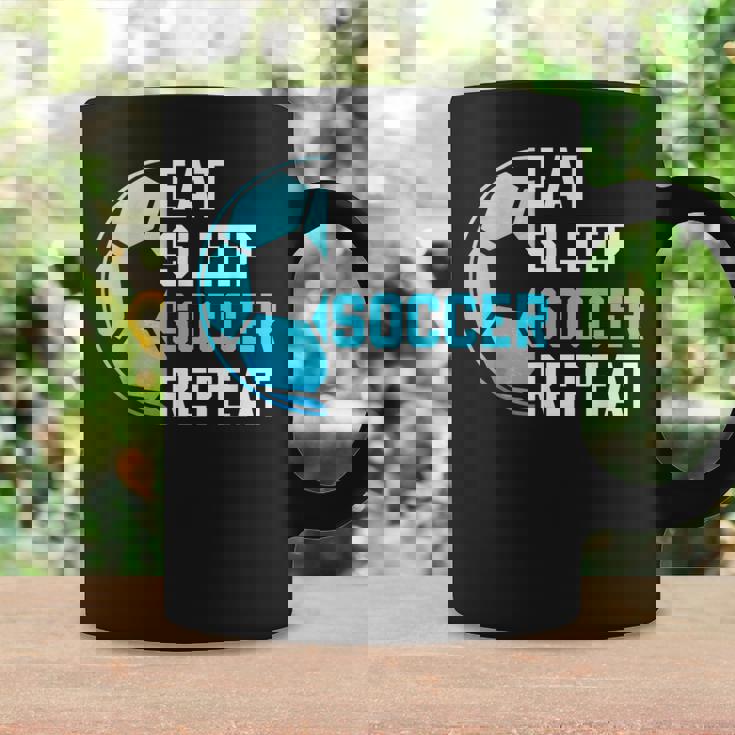 食べる、寝る、サッカーを繰り返す、面白いスポーツ、サッカー愛好家 コーヒーマグ ギフトのアイデア