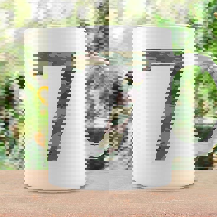 7 ジャージ ユニフォーム バーシティ スポーツ 迷彩 カモフラージュ 7Th コーヒーマグ ギフトのアイデア