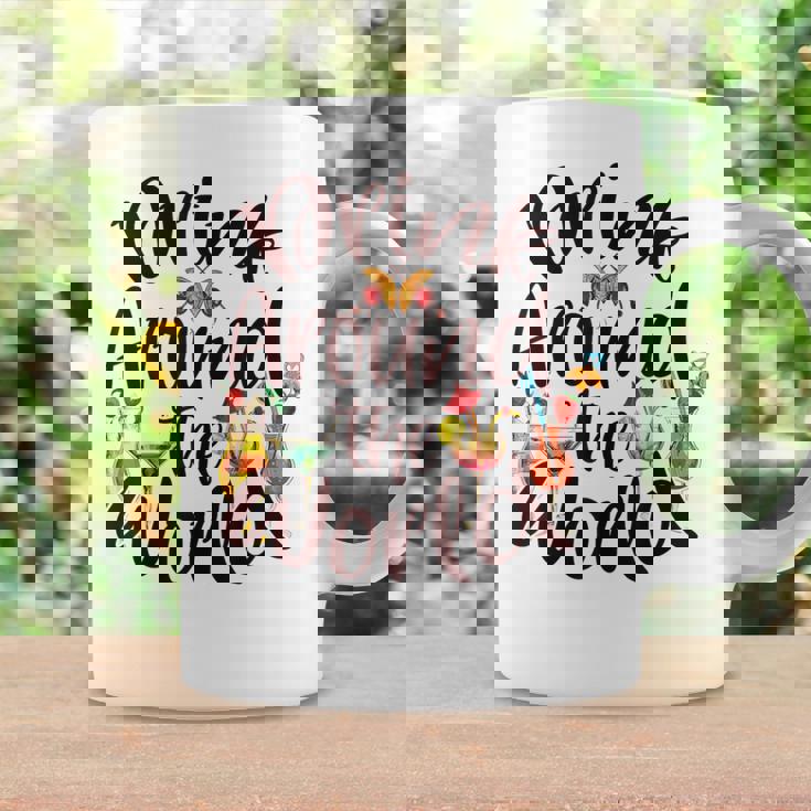 Family Drinking Around The World チェックリスト パスポート コーヒーマグ ギフトのアイデア