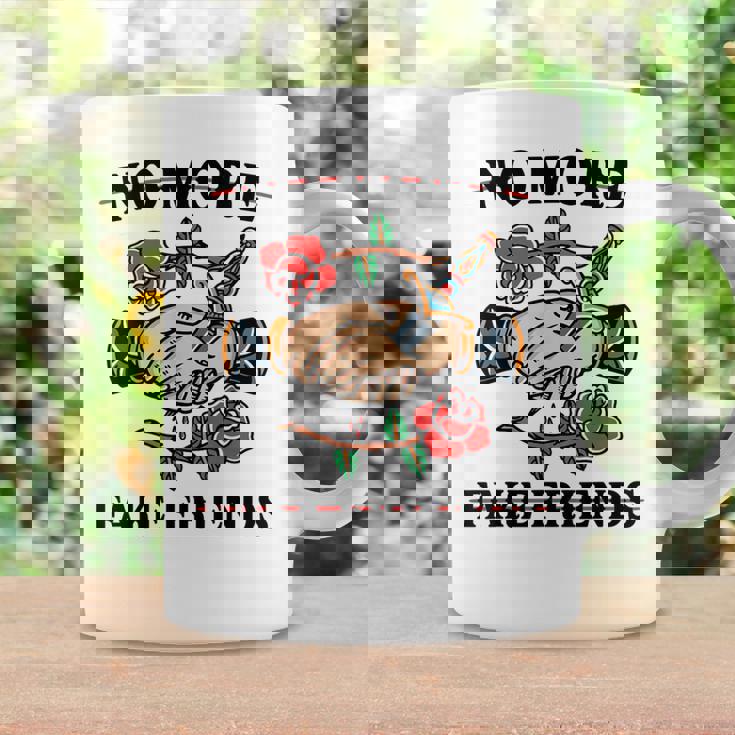 No More Fake Friends 伝統的なタトゥーインク オールドスクール エッジー コーヒーマグ ギフトのアイデア