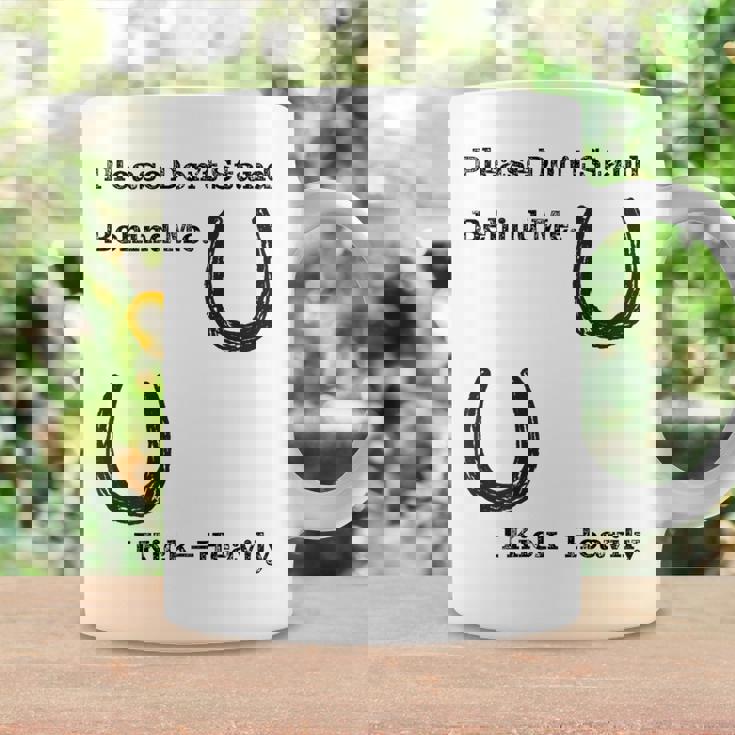 後蹴りに注意 蹄鉄 馬好き 馬術部 キッズ 大人 親子ペア バックプリント コーヒーマグ ギフトのアイデア