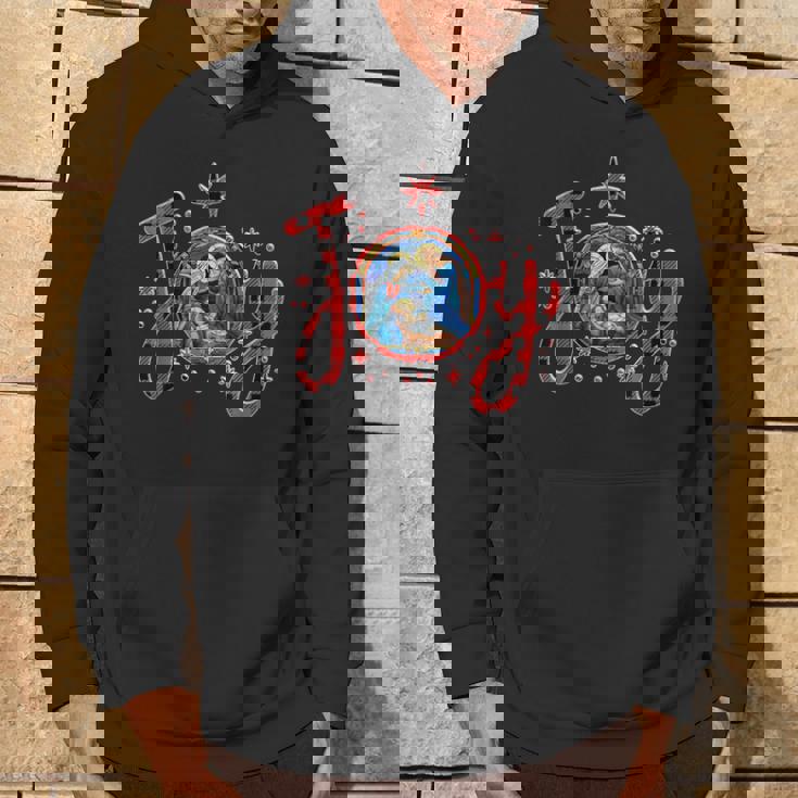 Crèche De Noël Chrétienne Joie Jésus Crèche De Noël Foi Famille Sweat à capuche Lifestyle