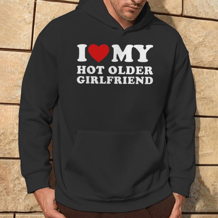 Ich Liebe Meine Heiße Ältere Freundin Ich Liebe Meine Heiße Freundin Kapuzenpullover Lebensstil