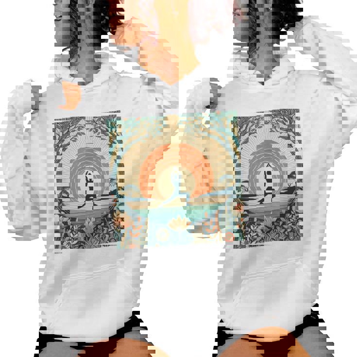 夕焼けの戦士ポーズ、ヨガの自然のイラスト、花柄。 レディースパーカー