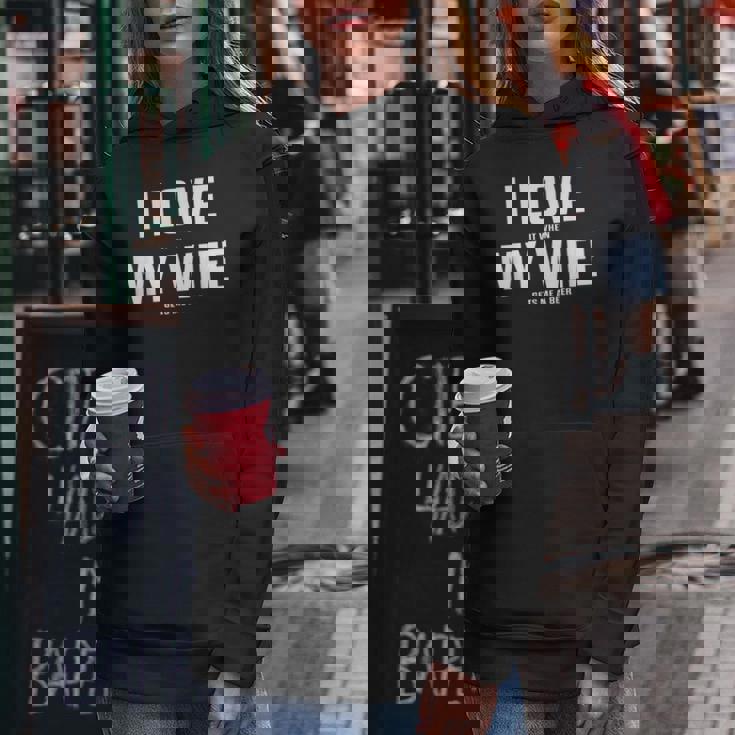 I Love It When My Wife Gets Me A Beer シャツ レディースパーカー 面白い贈り物