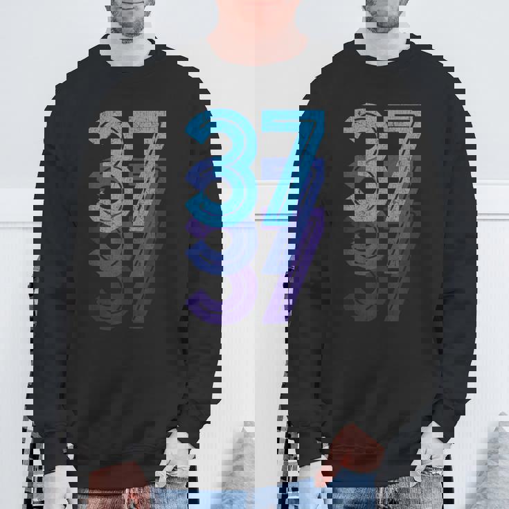 37ラッキーナンバー37歳誕生日スポーツチーム スウェットシャツ 高齢者への贈り物