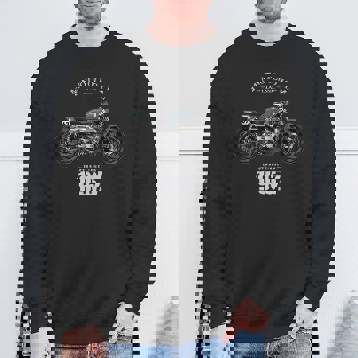57 歳の誕生日男性オートバイ バイクに乗る人 1967 スウェットシャツ 高齢者への贈り物