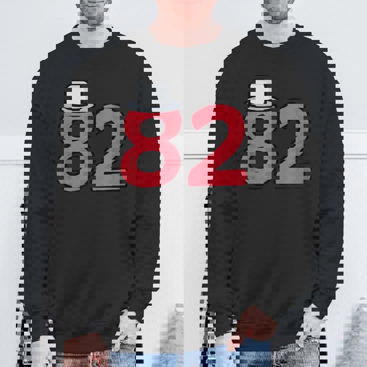 82歳の誕生日番号82 82歳の誕生日番号 スウェットシャツ 高齢者への贈り物