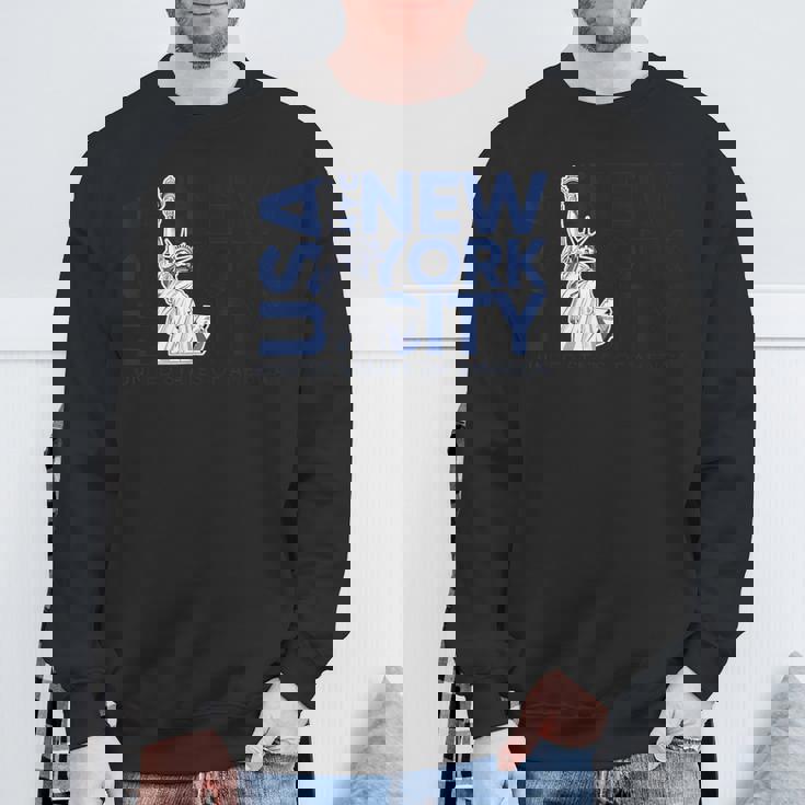 Cool Nyc New York Citytatue Of Liberty With Usa Flag スウェットシャツ 高齢者への贈り物