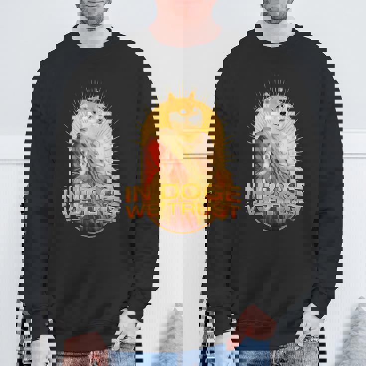 In Doge We Trust Doge Dogecoin 柴犬 スウェットシャツ 高齢者への贈り物