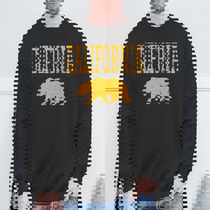 アンティーク調カリフォルニアゴールデンベア。 スウェットシャツ 高齢者への贈り物