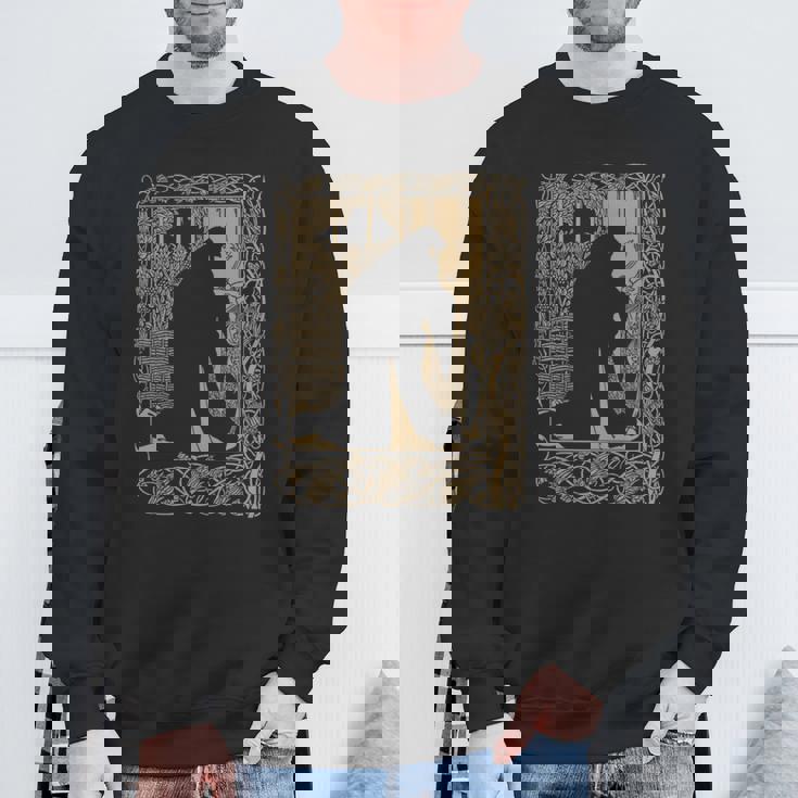 アールヌーボー、オーブリー・ビアズリー、ル・モルト・ダルサー、ギネヴィア 長袖tシャツ スウェットシャツ 高齢者への贈り物