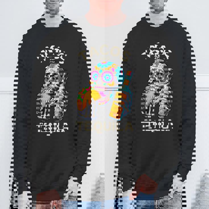 タコスとテキーラ キャンディスカル シンコ・デ・マヨ ロス・ムルトス スウェットシャツ 高齢者への贈り物