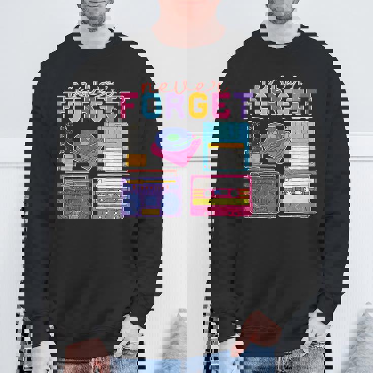 ネバーフォーゲット カセットテープ フロッピーディスク オールドスクール レトロ スウェットシャツ 高齢者への贈り物