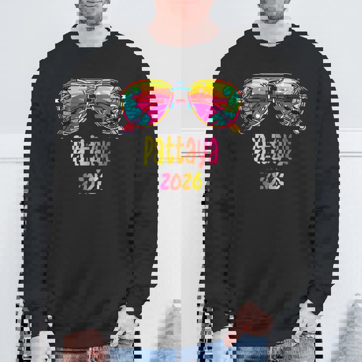 パタヤ 2026 サングラスの服装 パタヤ 2026 スウェットシャツ 高齢者への贈り物