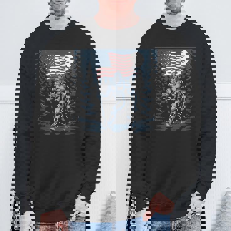 ビッグフット サスカッチ アメリカ国旗 愛国的 7月4日 アメリカ スウェットシャツ 高齢者への贈り物