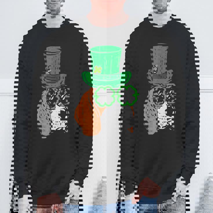 レプラコーン ビーグル シャムロックグラス セントパトリックスデー 犬の贈り物 スウェットシャツ 高齢者への贈り物